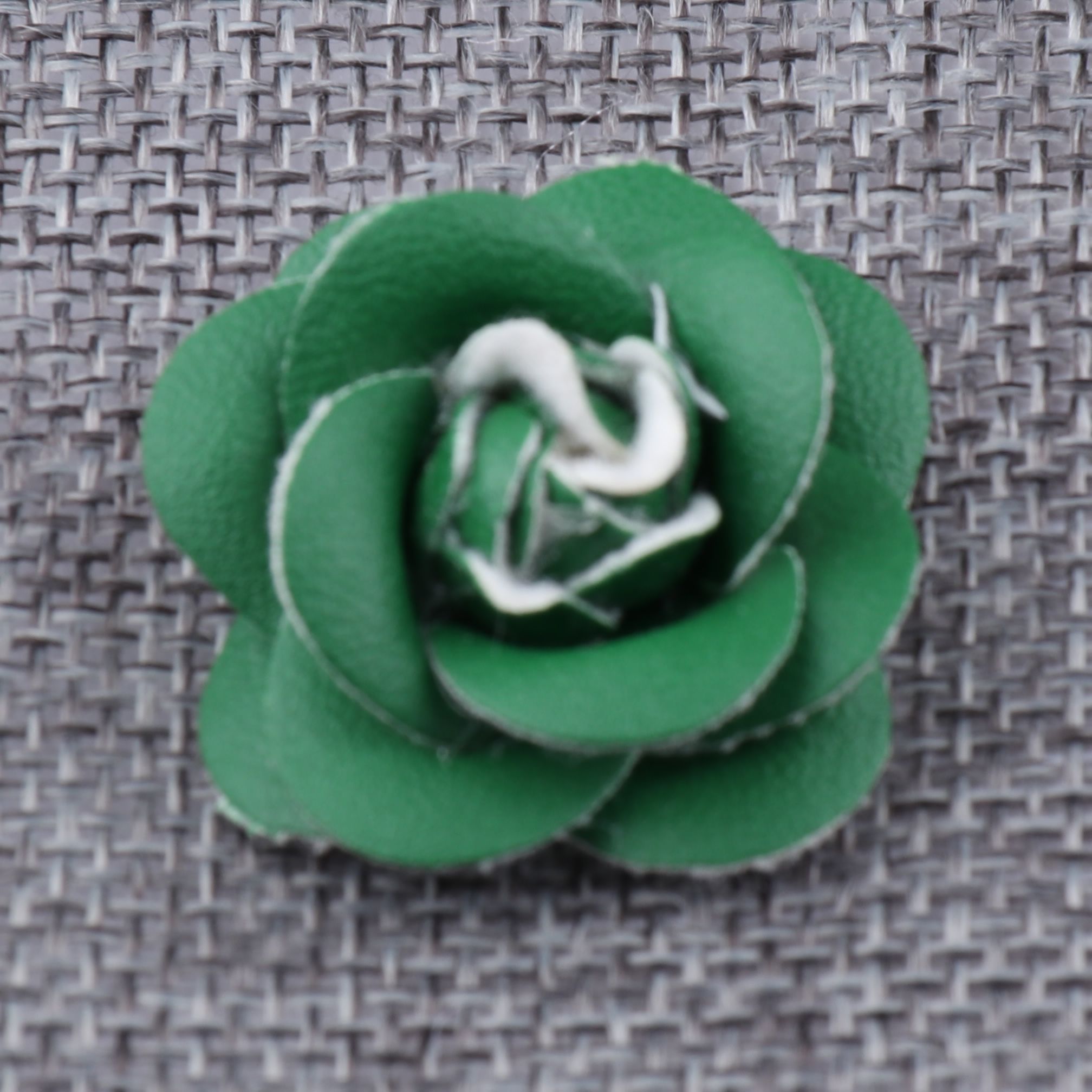 服装辅料花朵厂家皮革小皮花服装鞋子帽子配件白色绿色黑色红色灰详情图2