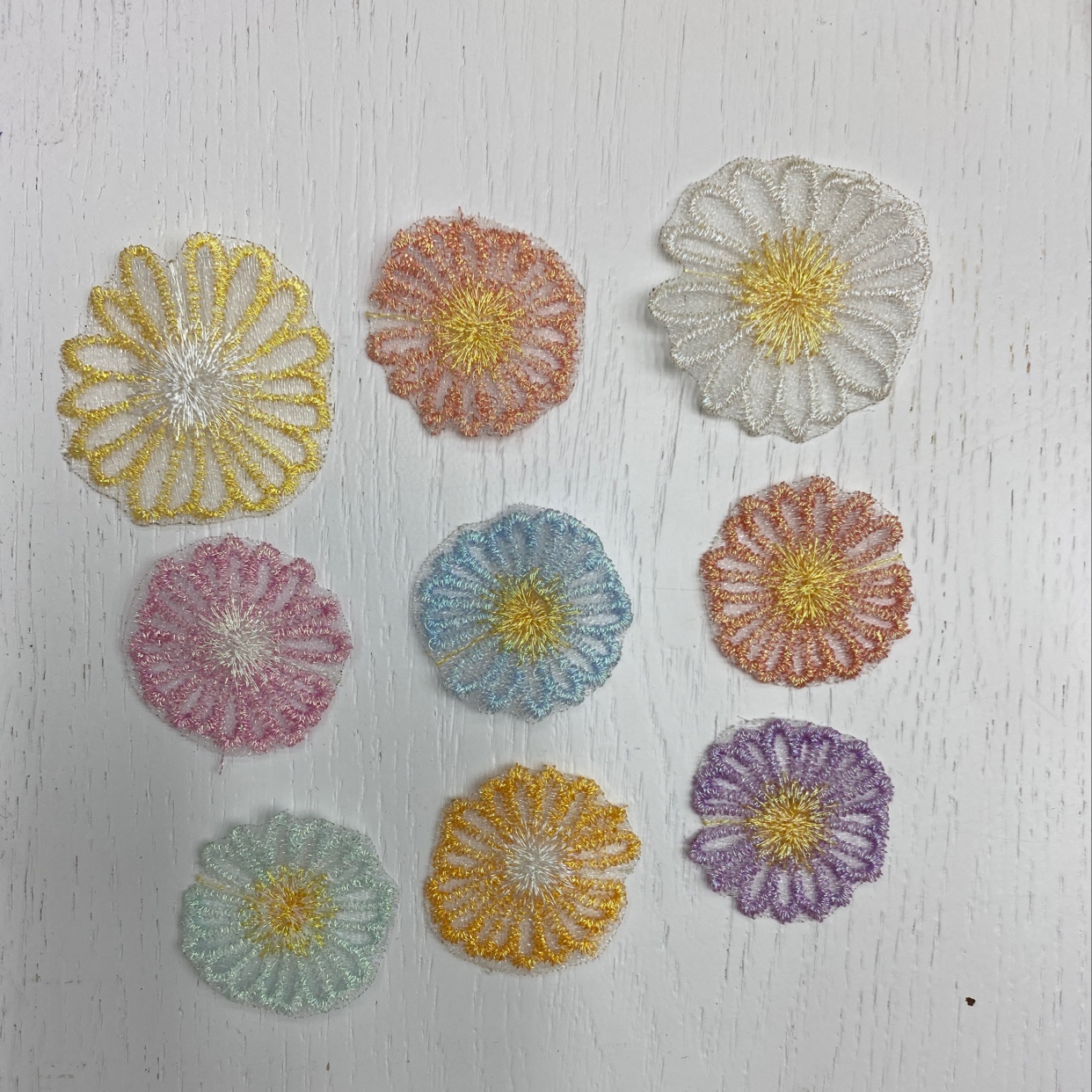 太阳花幻彩 刺绣蝴蝶结毛呢胸前绣片后背刺绣花补丁蝴蝶结迷你面料贴花蕾丝贴纯黑色个性