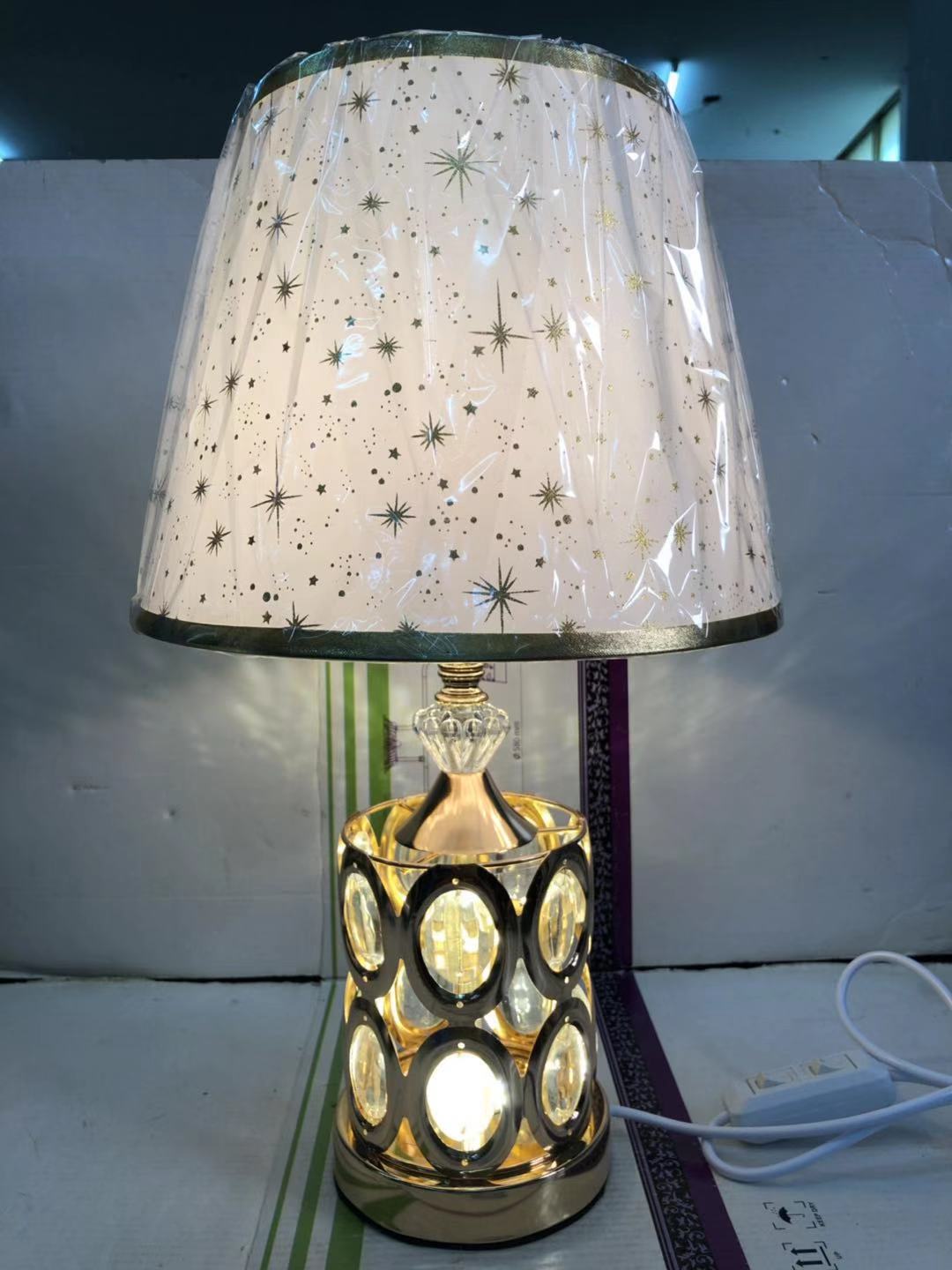 European-style table lamp, simple bedroom table lamp, crystal octagonal bead night lamp, bedside lamp, wedding decoration lamp, at least 20