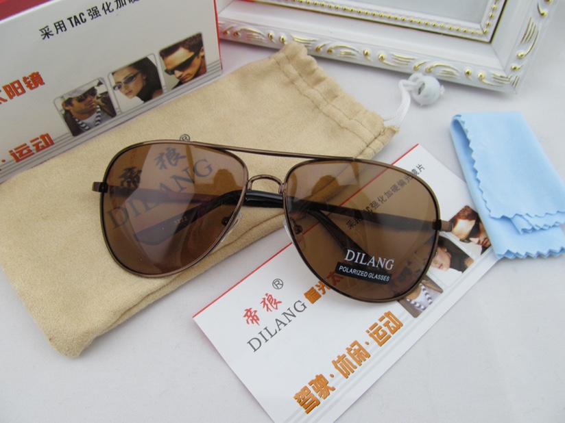The same style polarizing filter as the Internet celebrity Specification image