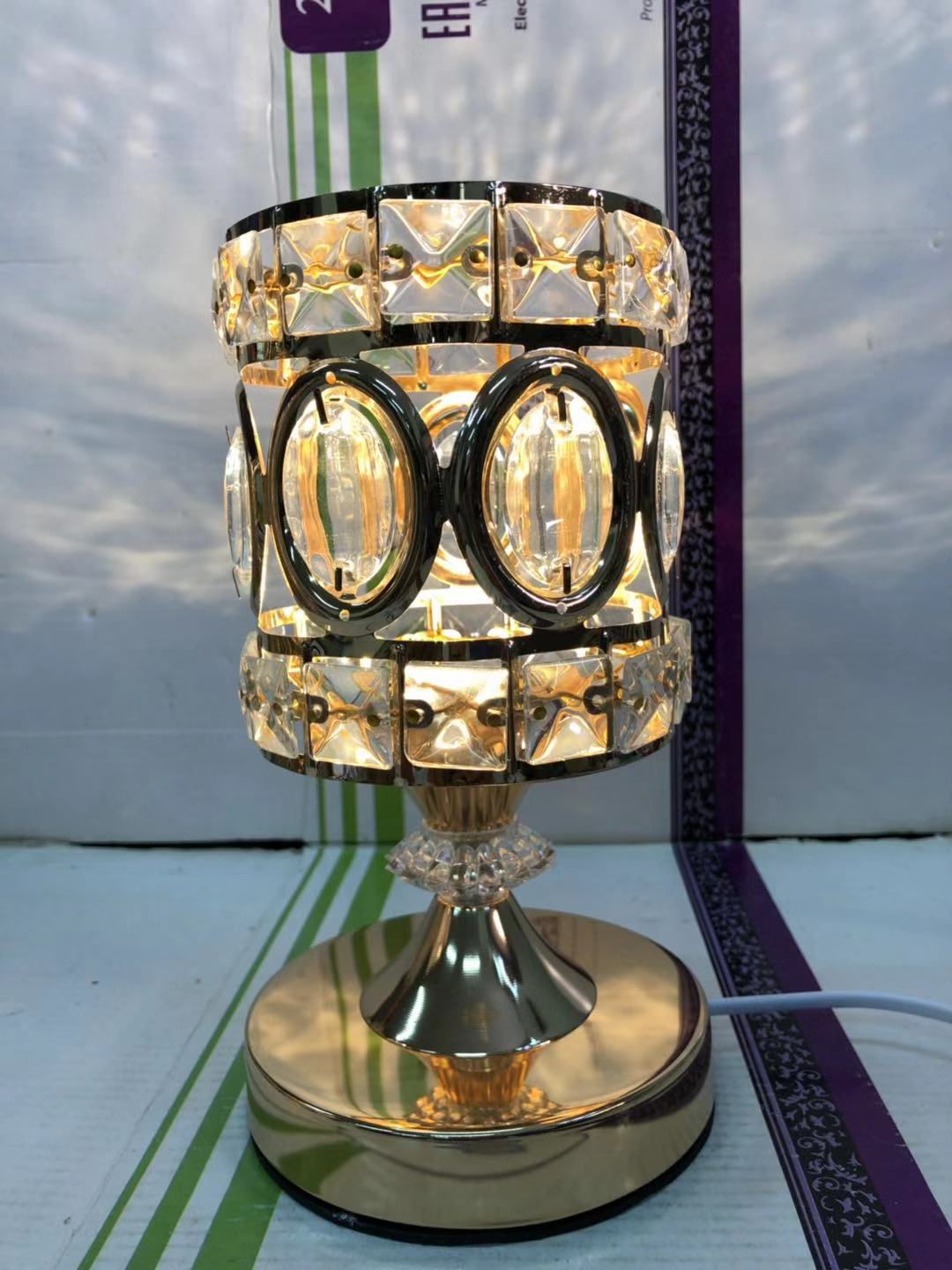 Round crystal table lamp, simple bedroom table lamp, night light, cross-border e-commerce best-selling table lamp, bedside lamp, one less 21