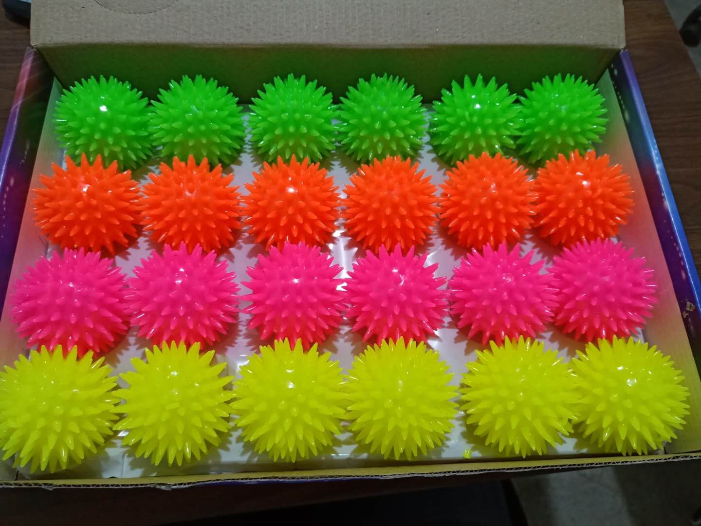 儿童闪光糖果色口哨按摩球65Mm75Mm