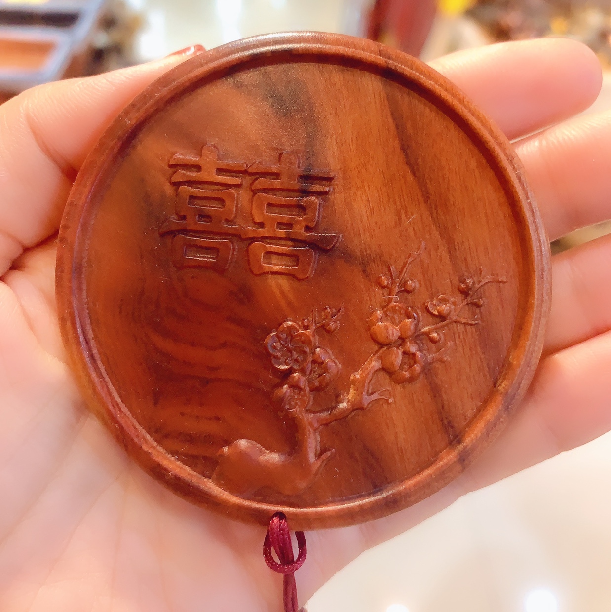 Green Sandalwood Antique Carved Portable Makeup Mirror Wooden Retro Portable Mirror Chinese Wedding Vanity Mirror Item Picture