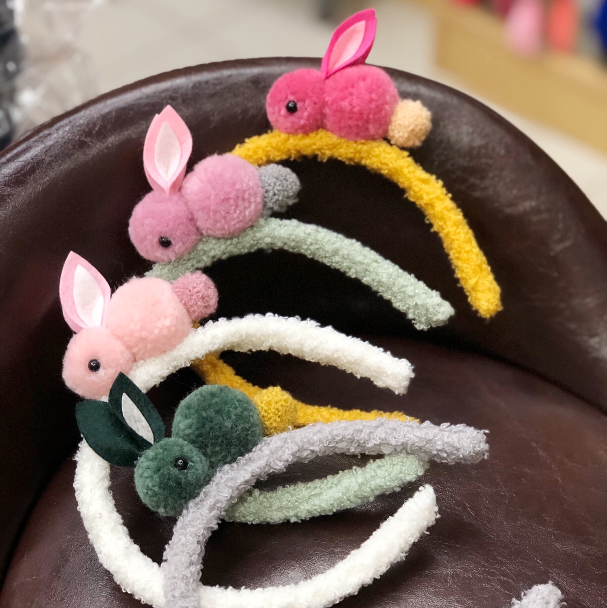 Korean autumn and winter new style hair band, three-dimensional plush rabbit headband, cute and adorable children's hair accessories with big and small rabbit ears Specification image