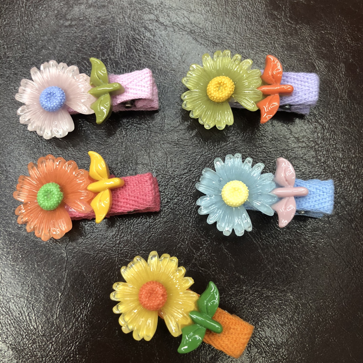 New candy-colored ring, Dongdaemun, South Korea plush hair tie, hair band, small chrysanthemum children's hair accessory edge clip Specification image