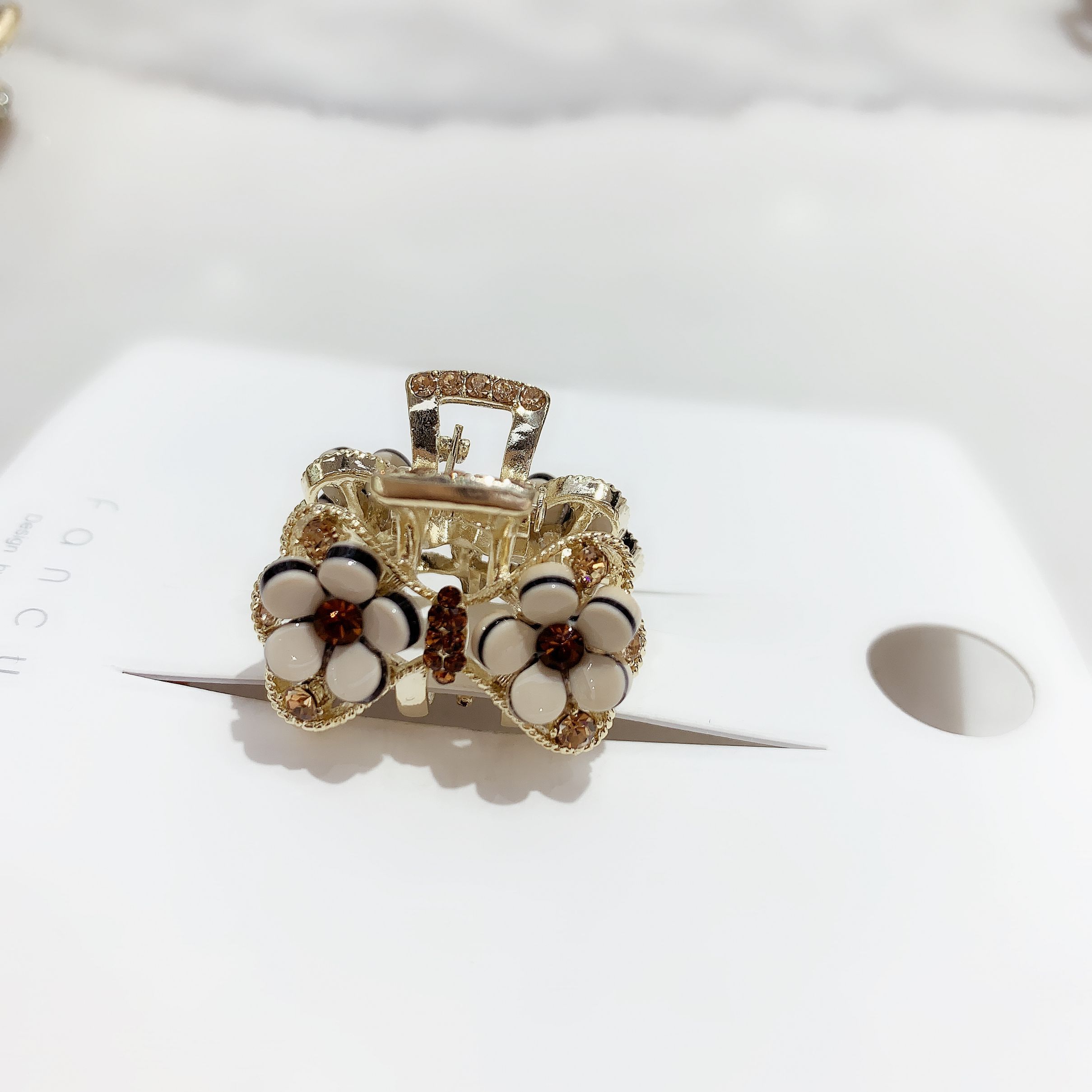 Hair Clip Top Clip Bangs Back Of Head Hair Clip Delicate Small Clip Women's Headpiece Top Small Clip Clip details Picture