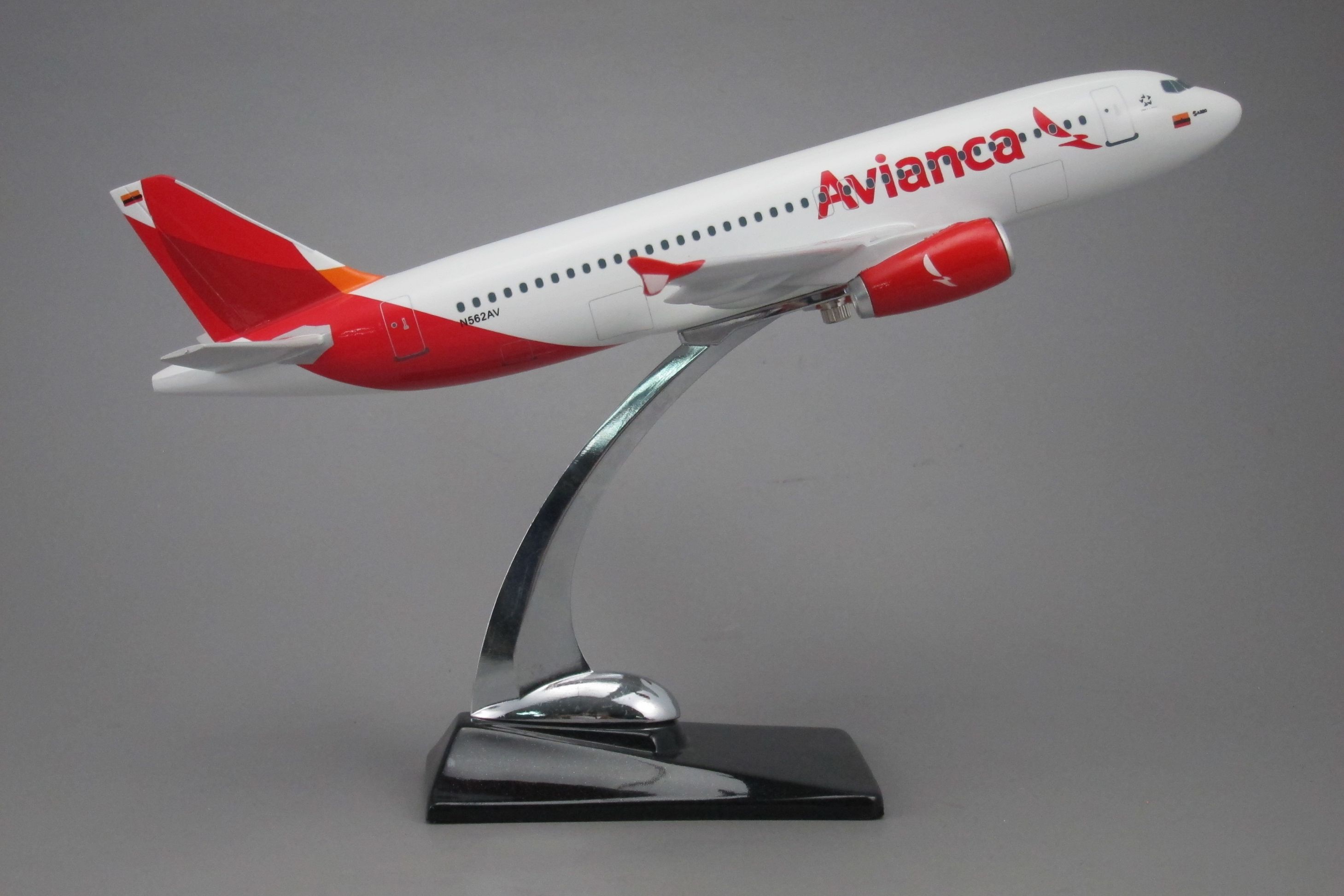 飞机模型(哥伦比亚Avianca航空A320)仿真 合成树脂飞机模型详情图2