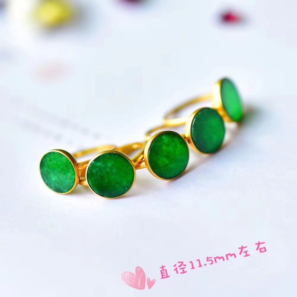 天然翡翠A货圆牌戒指 厚金18k黄金镶嵌 24K金喷砂工艺 基本满辣色