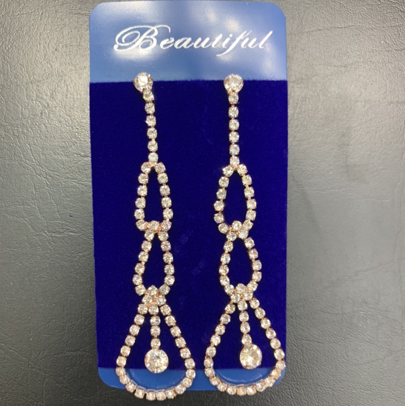 Drop bridal pop earrings with large diamonds