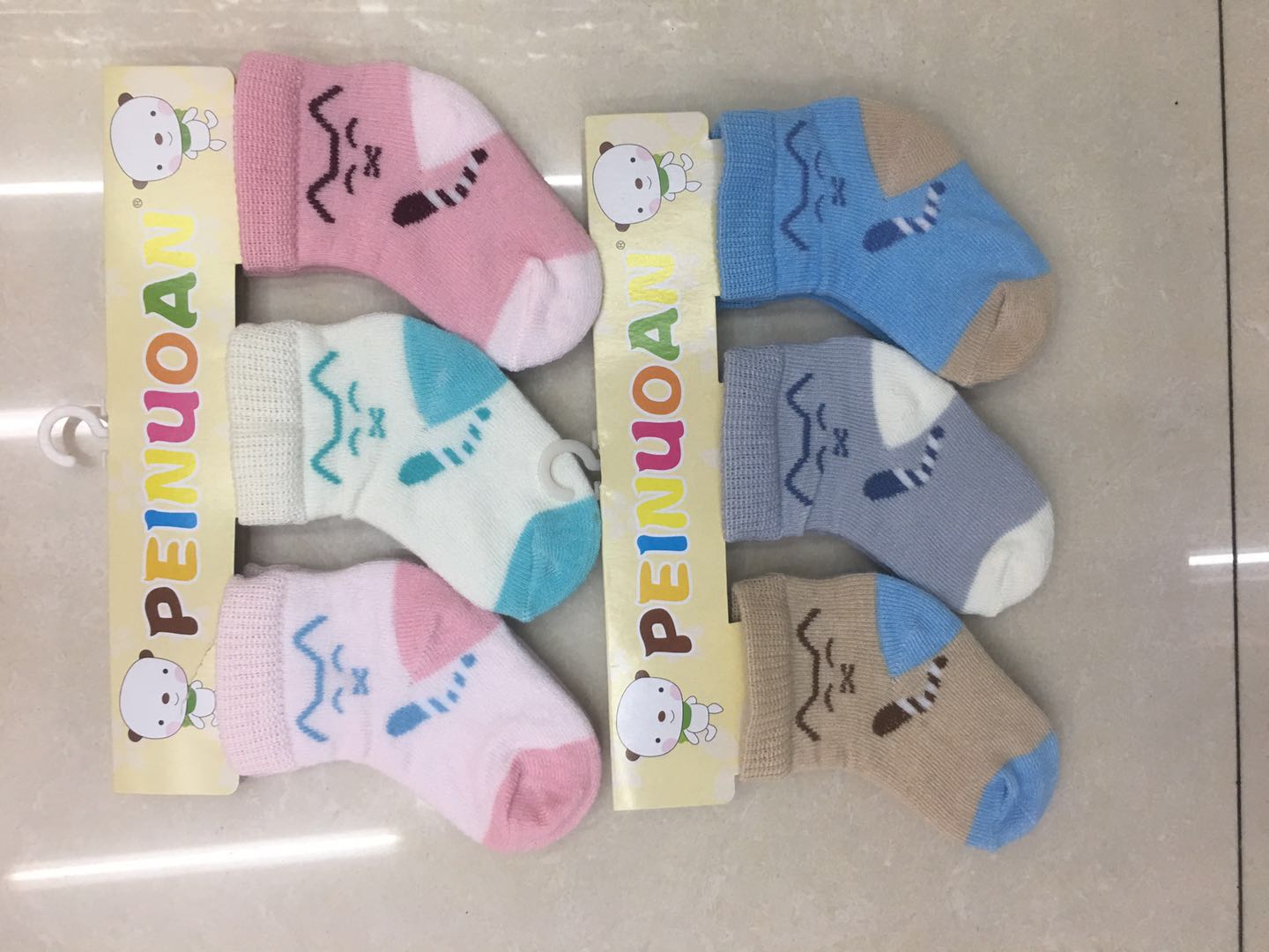 Cute baby socks thumbnail