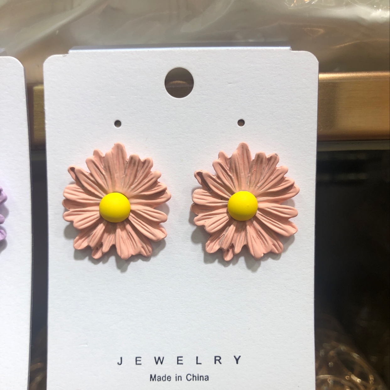 Fresh little Daisy earrings pair thumbnail