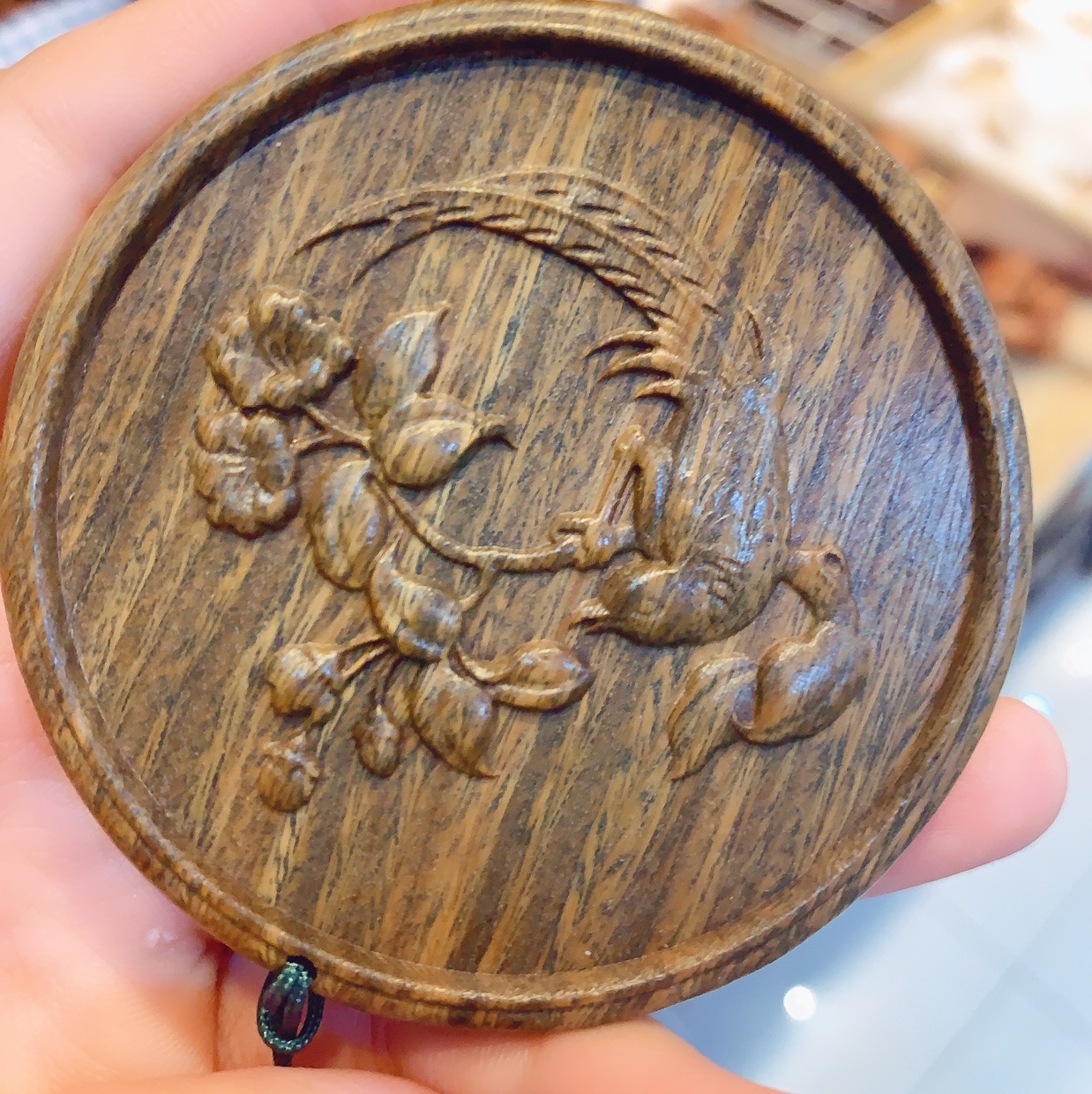 Green Sandalwood Antique Carved Portable Makeup Mirror Wooden Retro Portable Mirror Chinese Wedding Vanity Mirror Specification drawing
