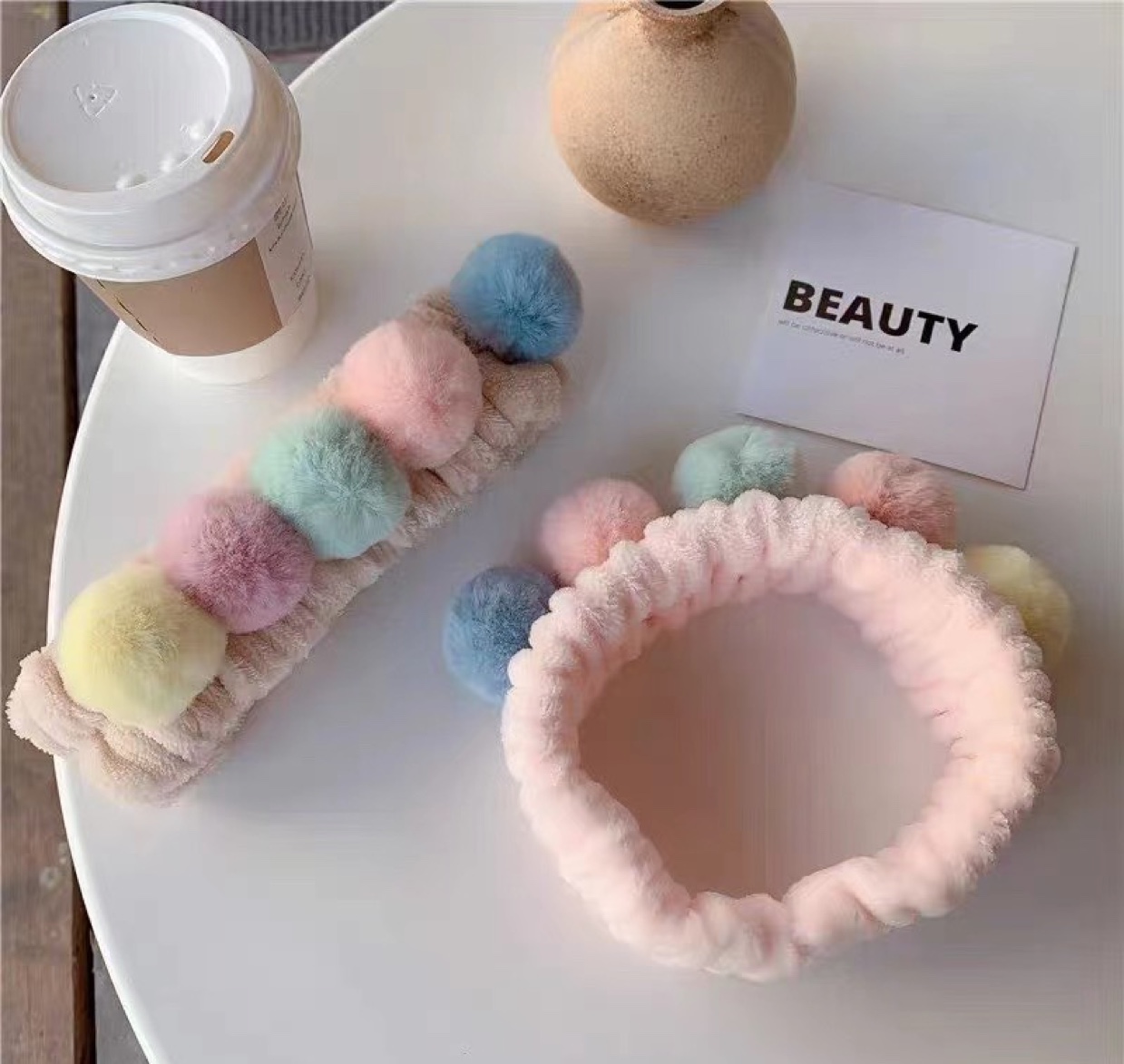 Web celebrity hair band