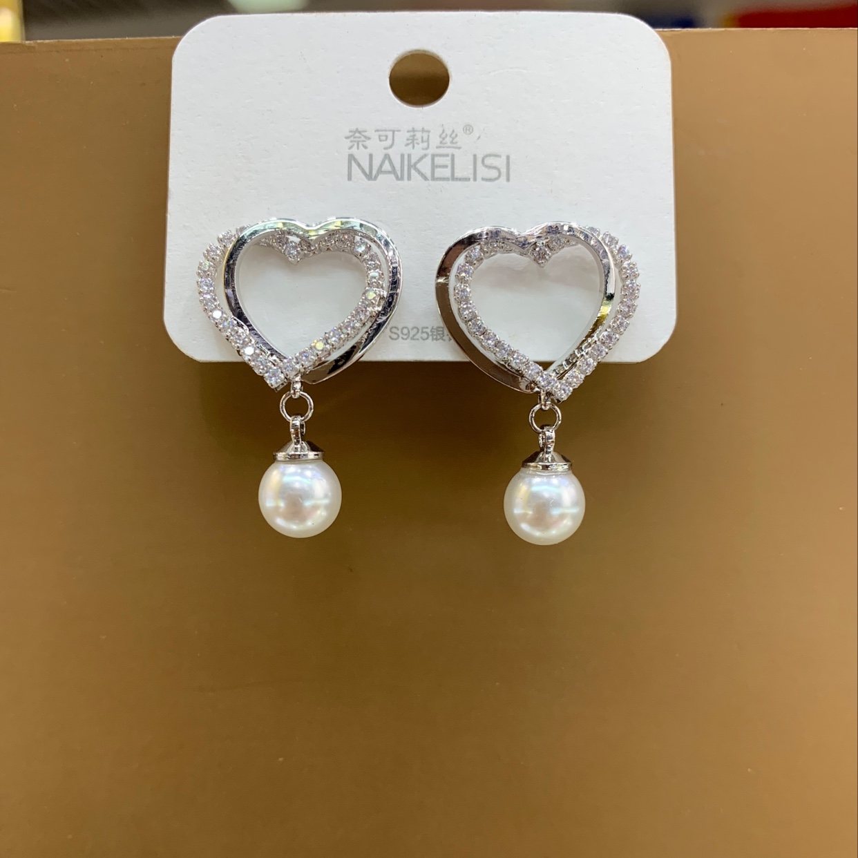 2020 Popular fashion Classic beaded +925 Silver needle Platinum earrings