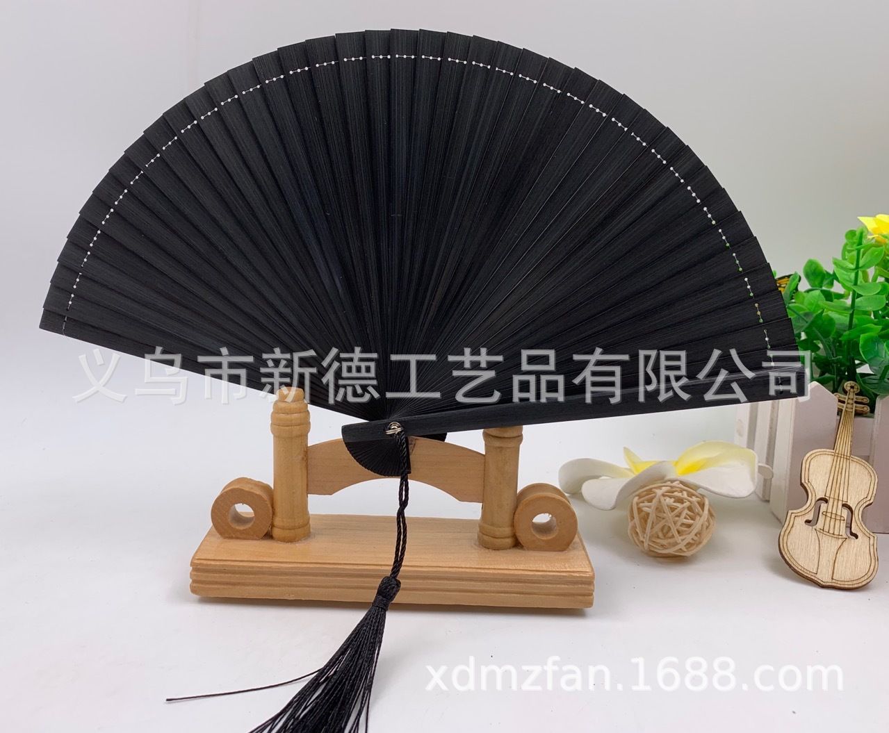 Factory direct sales of mini full bamboo fans, folding fans, ancient-style fans, bamboo fans, small fans, and bamboo advertising fans details Picture