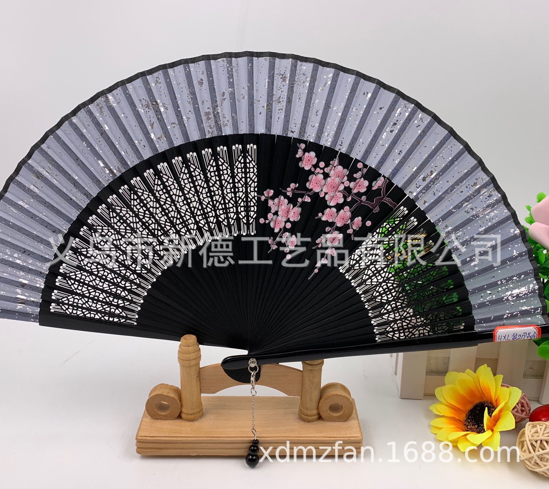 工厂直销批发  黑杆塑料花边扇  手工和风扇子  女式中国风折扇  古典汉服喷绘竹扇  舞蹈扇细节图