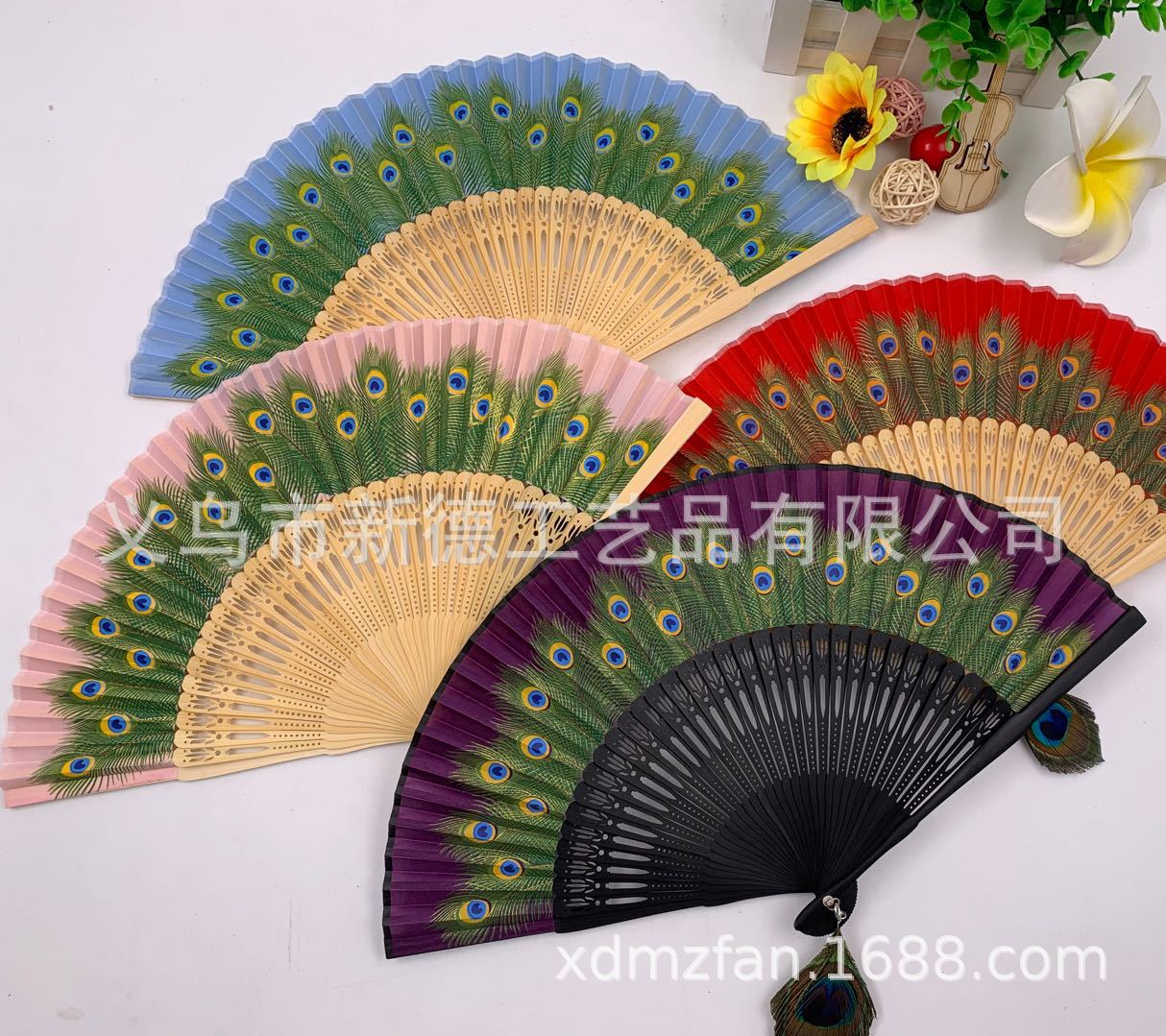 竹制折扇    扇子   孔雀折扇   古风折扇   中国风折扇   竹质折叠扇子   批发白底实物图