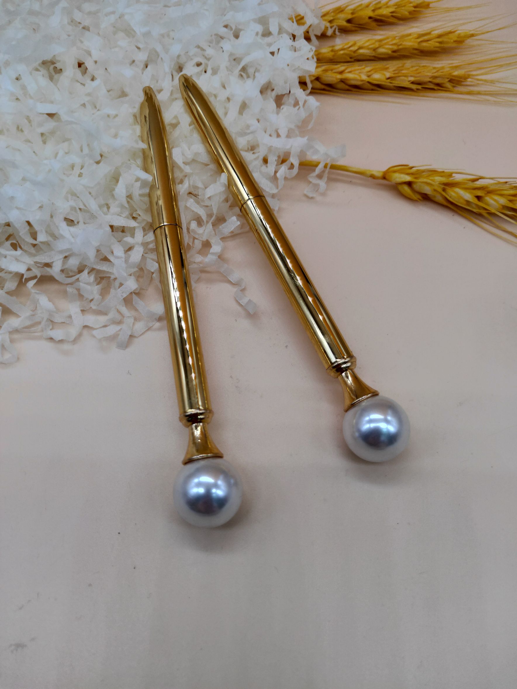 Pearl pen metal pen ballpoint pen rotating ballpoint pen gift pen advertising pen customized details Picture