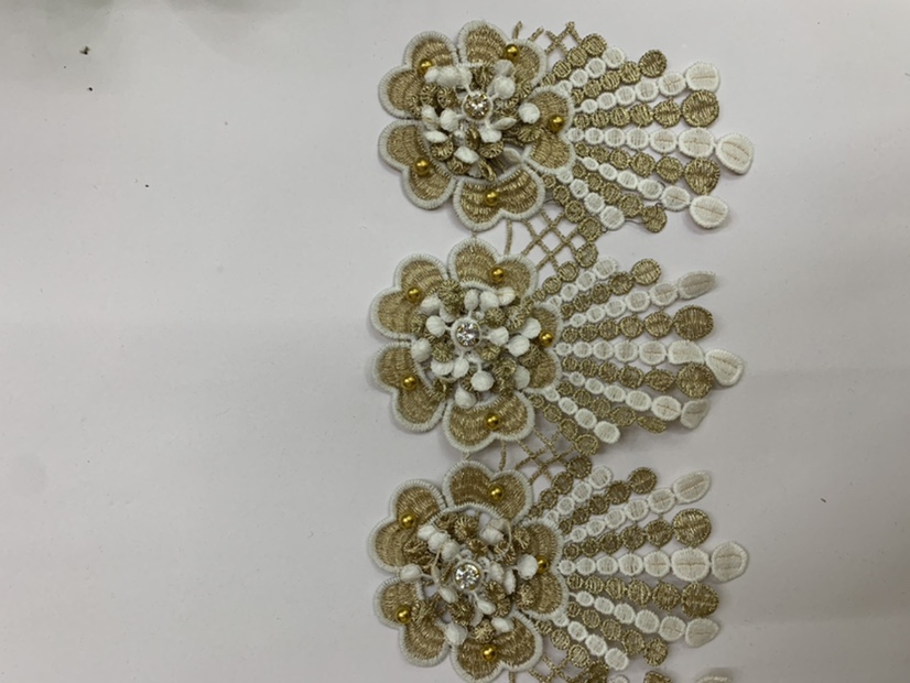Blanco soluble en agua con borde dorado con taladro details Picture
