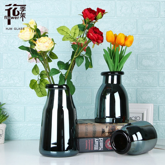 Nordic light luxury style handcrafted rolled-edge bright black transparent glass vase, creative flower arrangement decorative items for living room model room, factory direct sales and wholesale