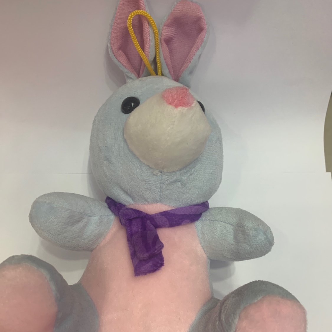 毛绒玩具兔子。20CM。500个一件  体积0.35 玩具  毛绒 悠悠玩具 布艺公仔玩具   毛绒公仔椅