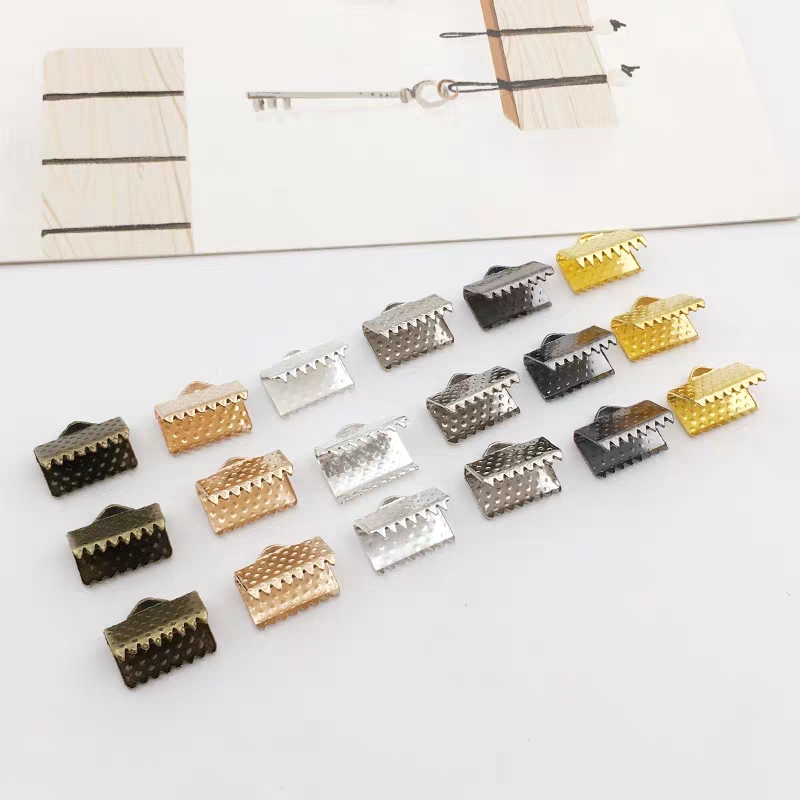 A bag of 5000 pieces of iron clips in size of 6mm-25mm thumbnail