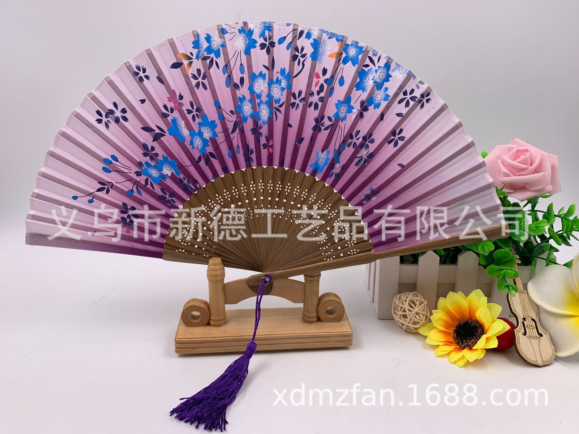 女士竹扇   古风折扇   中国风扇子   竹制绢扇   来样定做   现货丝绸扇详情图3