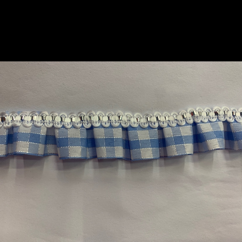 A Stitch Of 2.5 Cm Gingham With A Small Curved Edge