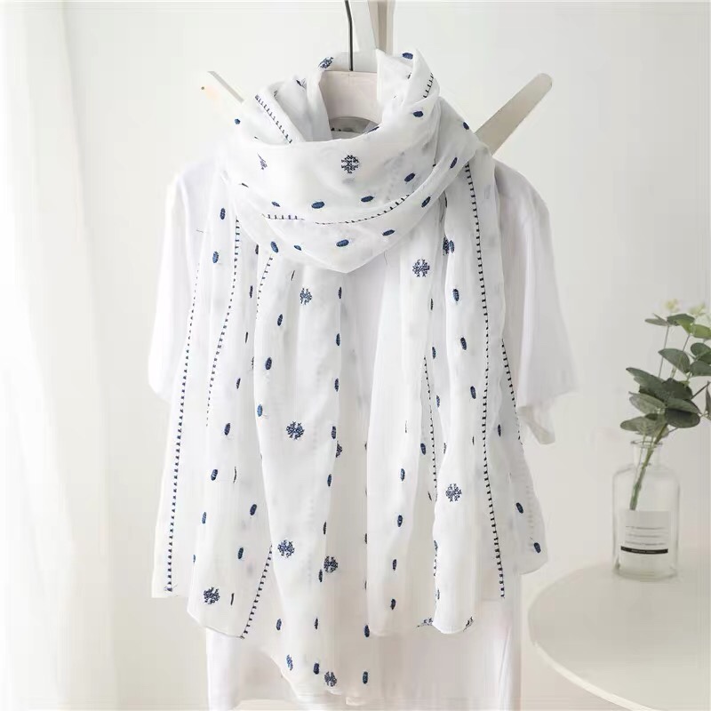 Small Fresh Style Scarf in Pastel Color