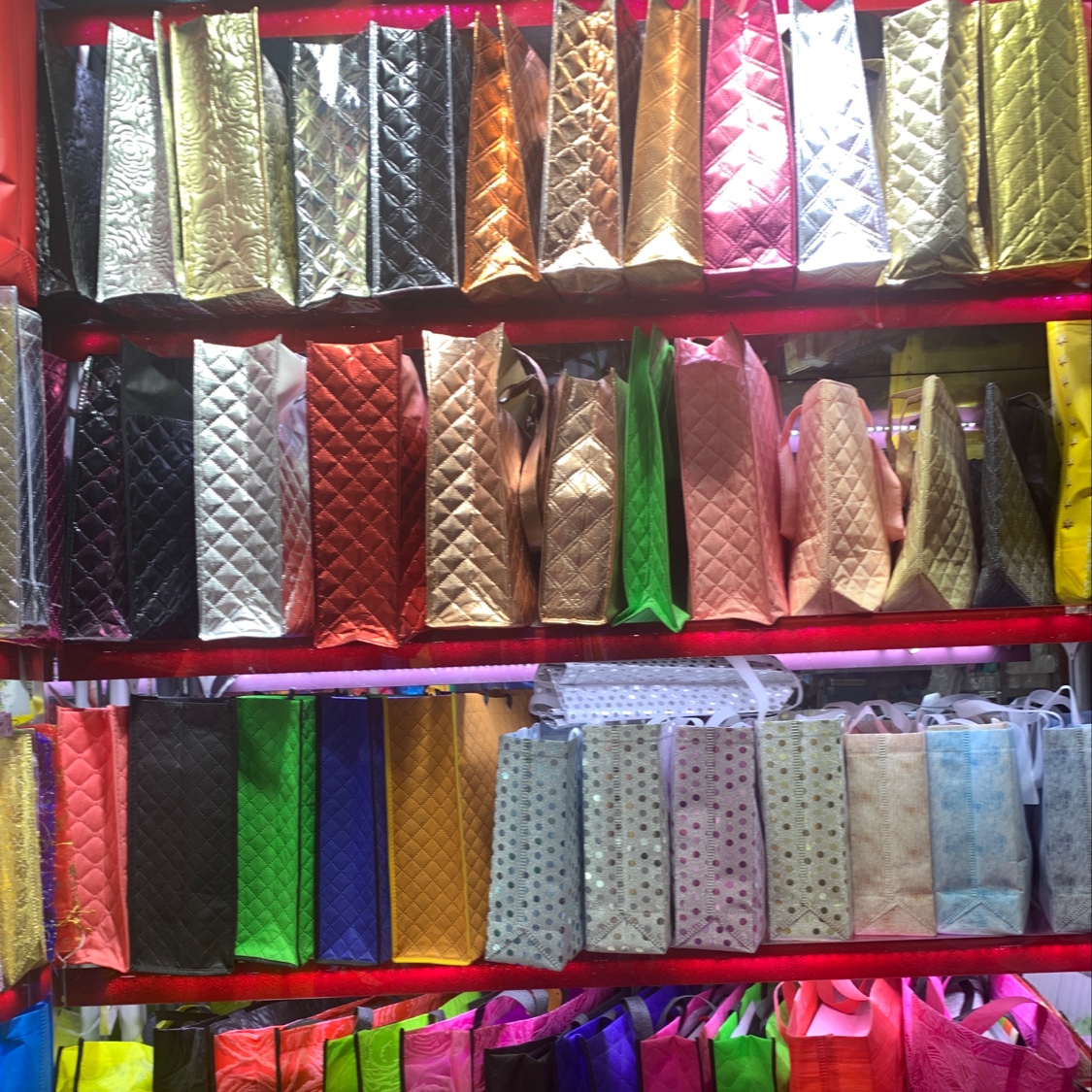 أكياس ثلاثية الأبعاد غير الغزل
