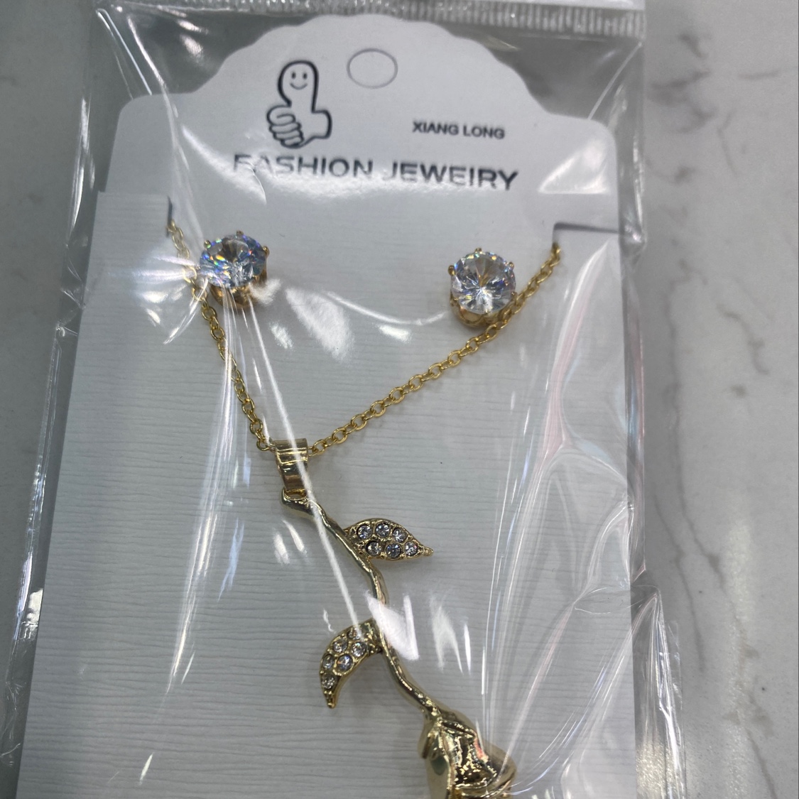 金玫瑰项链