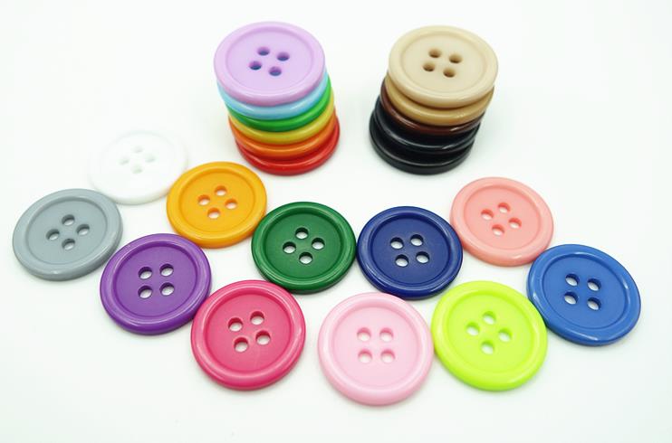 Candy color thin edge four - eye buttons resin children's shirt coat sweater garment buttons