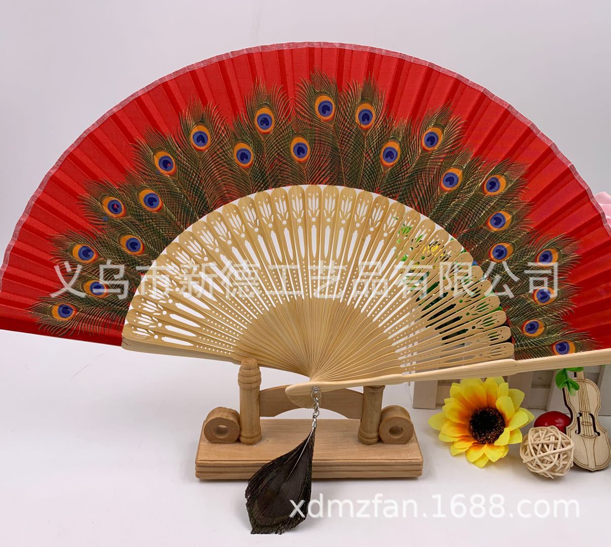 竹制折扇    扇子   孔雀折扇   古风折扇   中国风折扇   竹质折叠扇子   批发