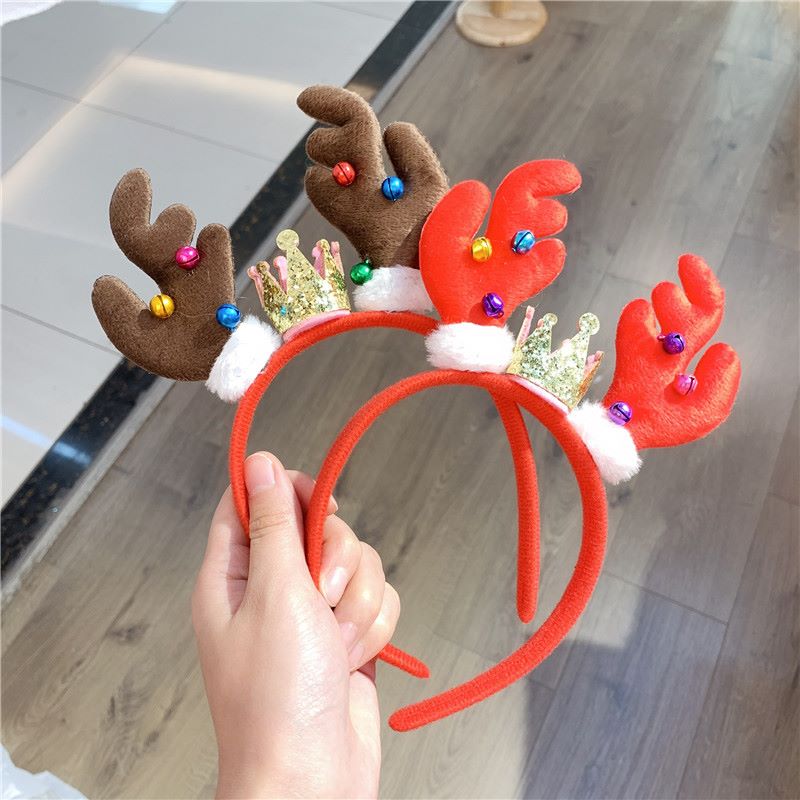 The Christmas antler crown hairband is a versatile travel accessory for children, cute and exclusive for kids