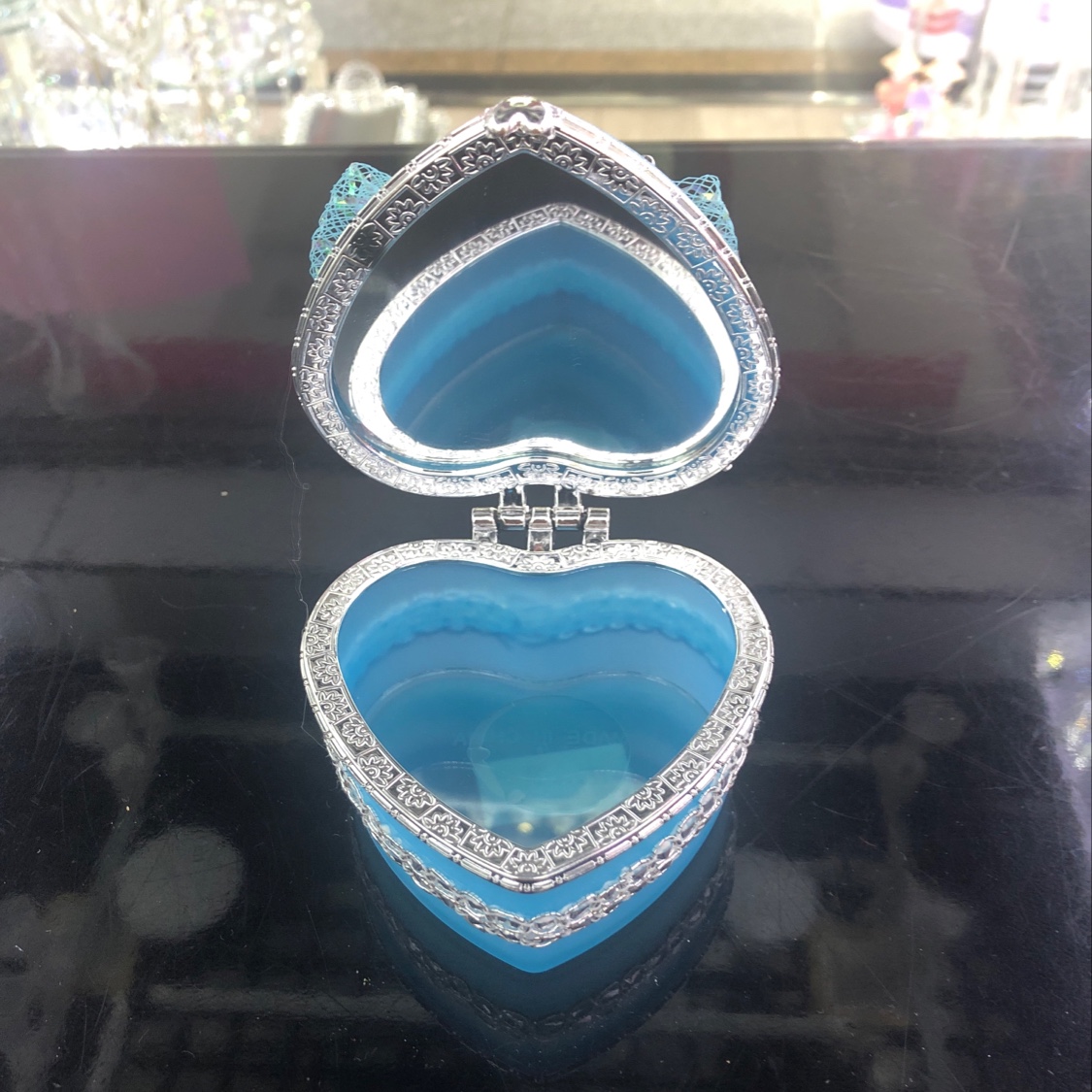 爱心蝴蝶网结首饰盒产品图