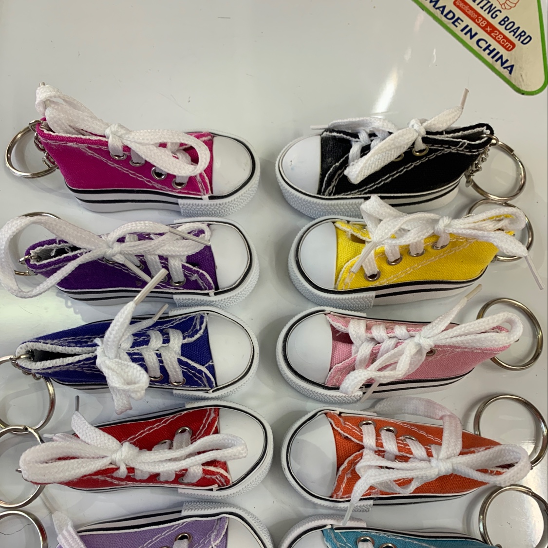 布鞋子，颜色可以挑