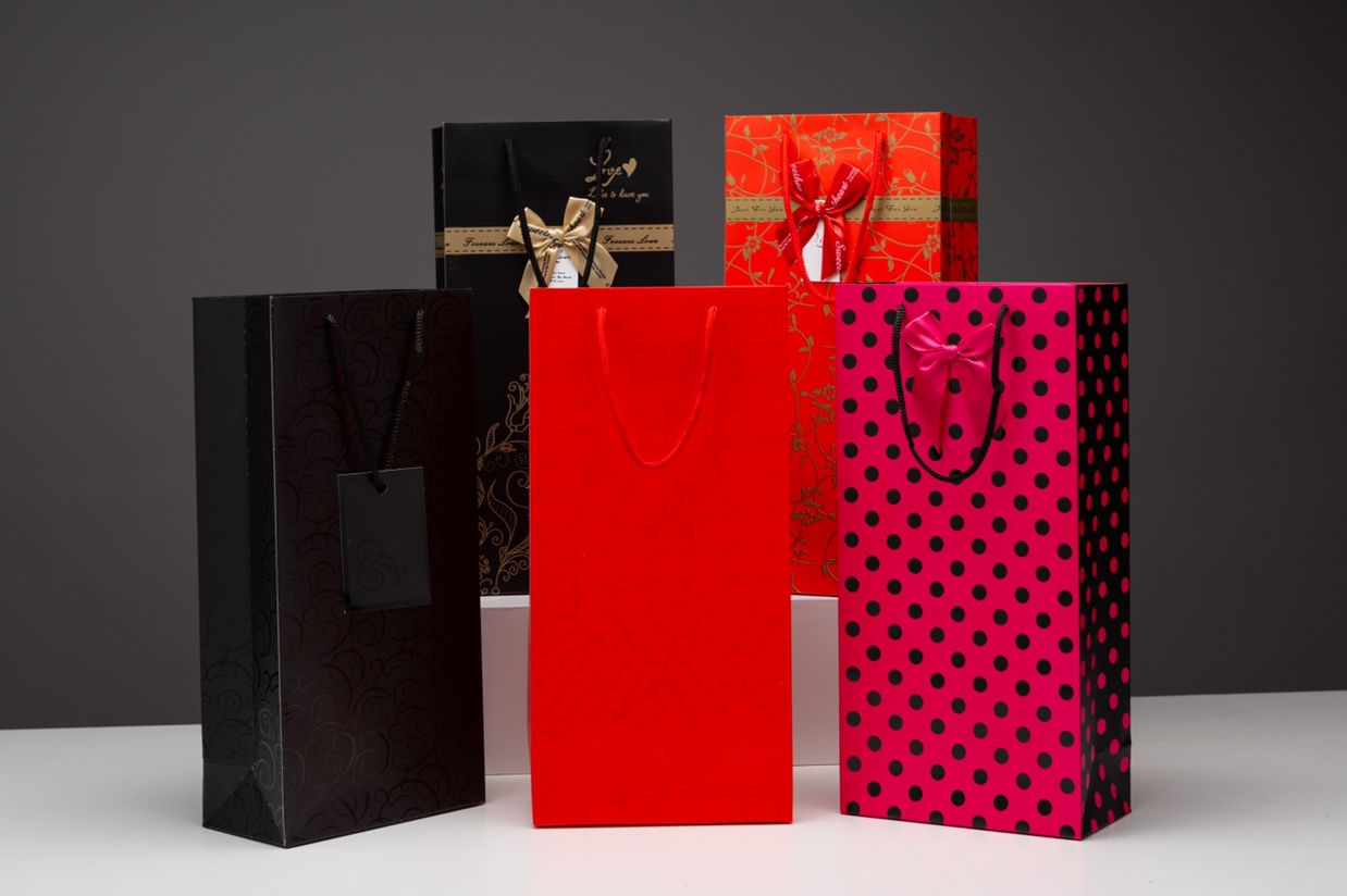 Customized packaging bags and gift bags based on samples, factory direct sales, wholesale in stock