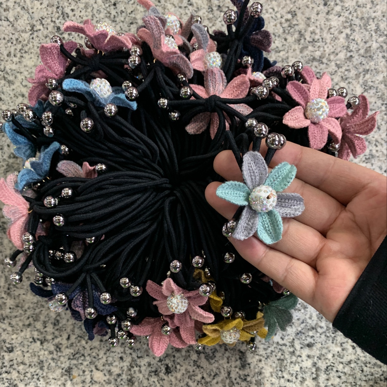 Korean-style fashionable ladies' hair ties, women's rubber bands, elegant headwear, high-elasticity adult autumn and winter hair ties, casual rubber bands, solid-colored little rabbit hair bands, Chenhui accessories 016 Specification image