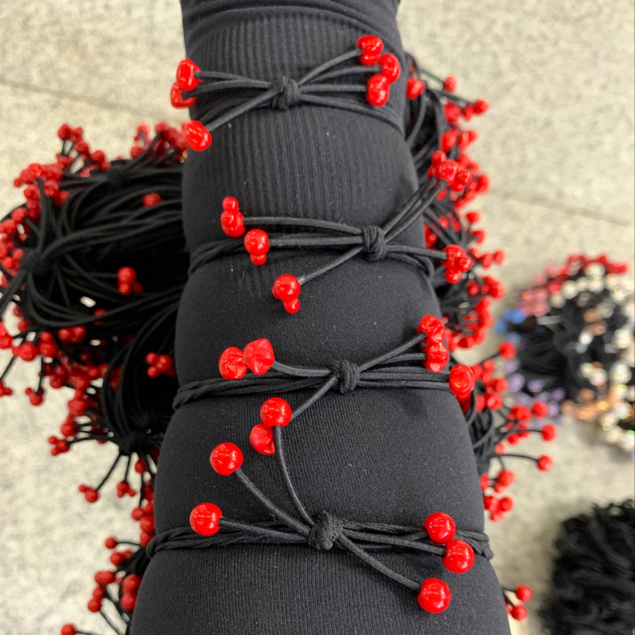 Korean-style fashionable ladies' hair ties, women's rubber bands, elegant headwear, high-elasticity adult autumn and winter hair ties, casual rubber bands, solid-colored little rabbit hair bands, Chenhui accessories 006 Application Scenario