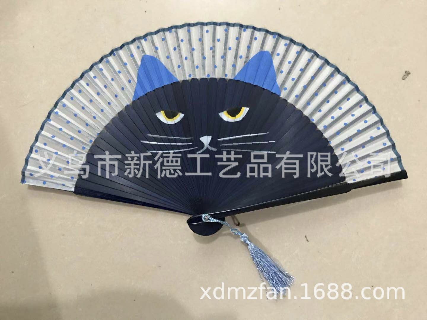 漆边手绘喷绘折扇  *古风折扇镂空*  日式和风扇  *竹扇  扇子  猫咪详情图3