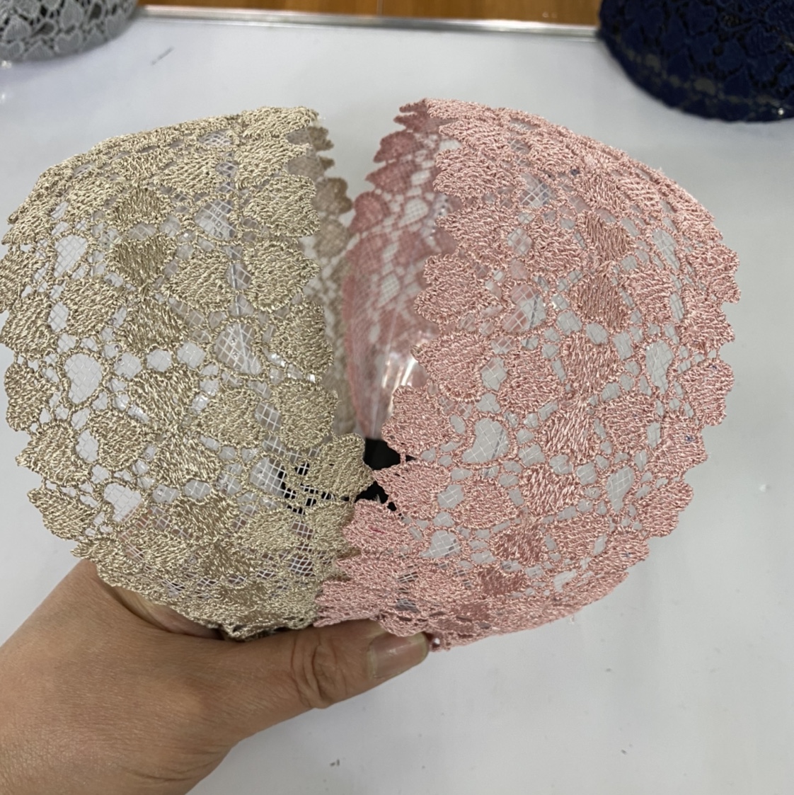 Korean Version Of The New Lace Lace Wide Head Hoop, Hair Hoop Clips Wholesale 20 Batches Application Scenario