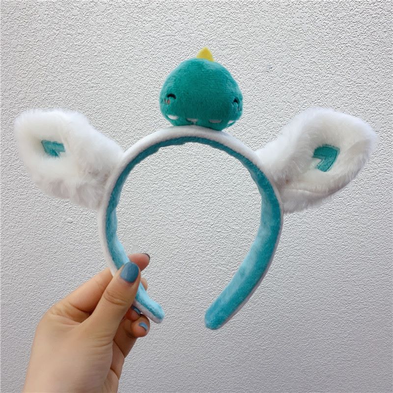 The long-haired ear cartoon headband is a versatile and cute plush accessory Application Scenario