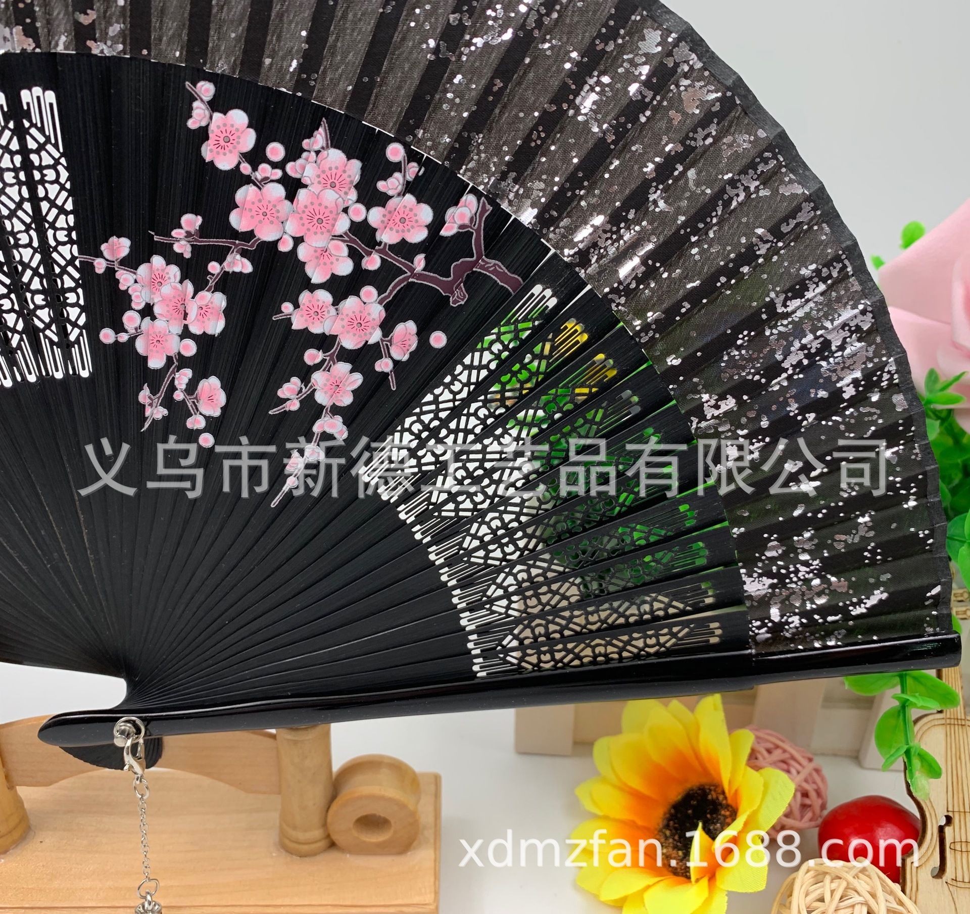 工厂直销批发  黑杆塑料花边扇  手工和风扇子  女式中国风折扇  古典汉服喷绘竹扇  舞蹈扇详情图5