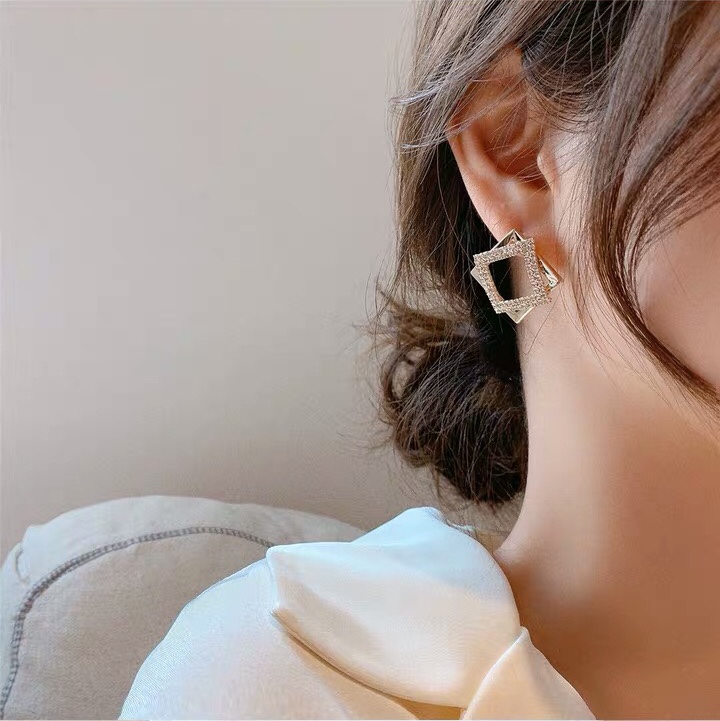 Ear studs 2020 new unique square temperament ear studs 925 silver needle electroplating real gold factory direct sale thumbnail
