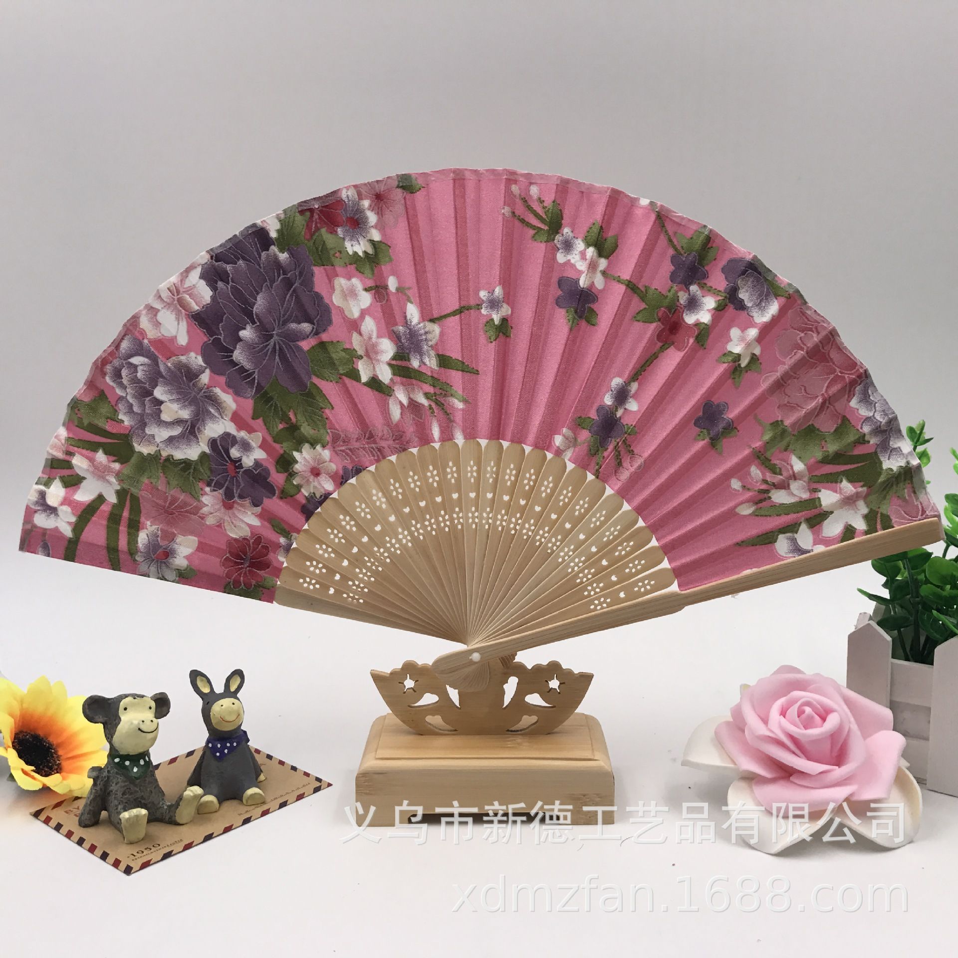 日韩女竹扇  优质折扇  *古风折扇镂空*  日式和风扇  *竹质折叠扇子  批发产品图