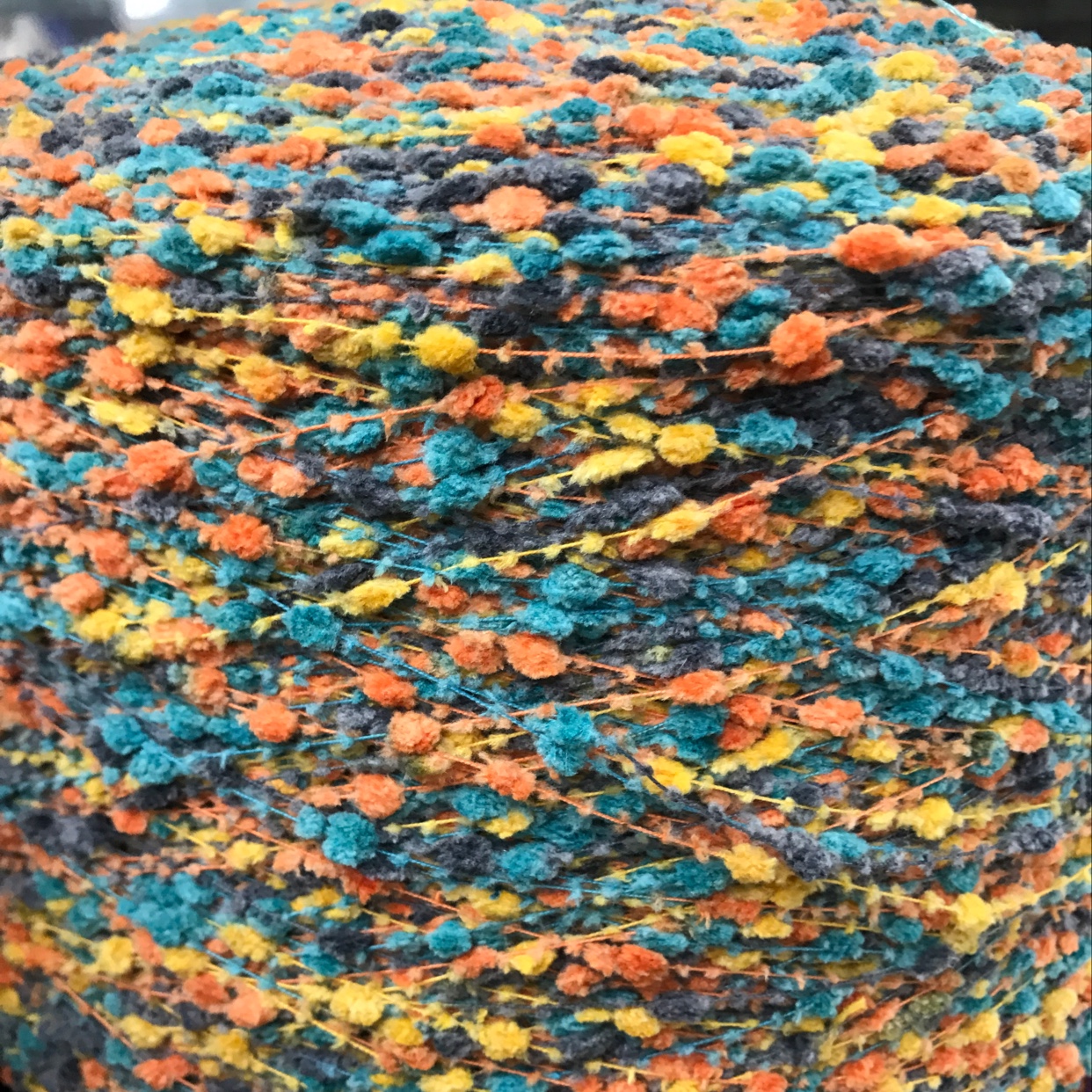 Section Dyed Chrysanthemum Yarn Spot, Beautiful Color Feel, Soft, Interspersed, Other Main Line Can Change Infinitely.