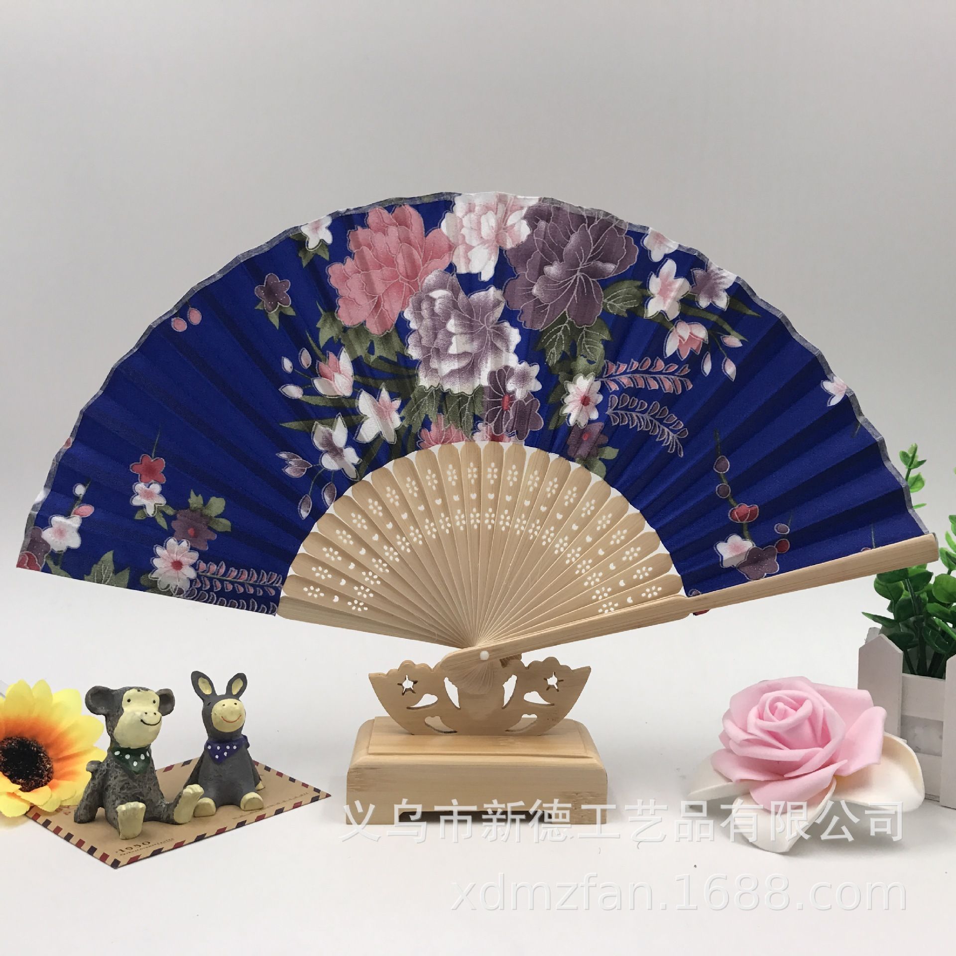 日韩女竹扇  优质折扇  *古风折扇镂空*  日式和风扇  *竹质折叠扇子  批发白底实物图