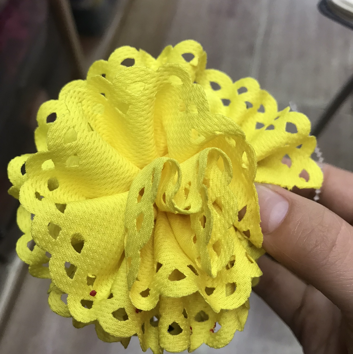 Headdress flower send to grasp thumbnail
