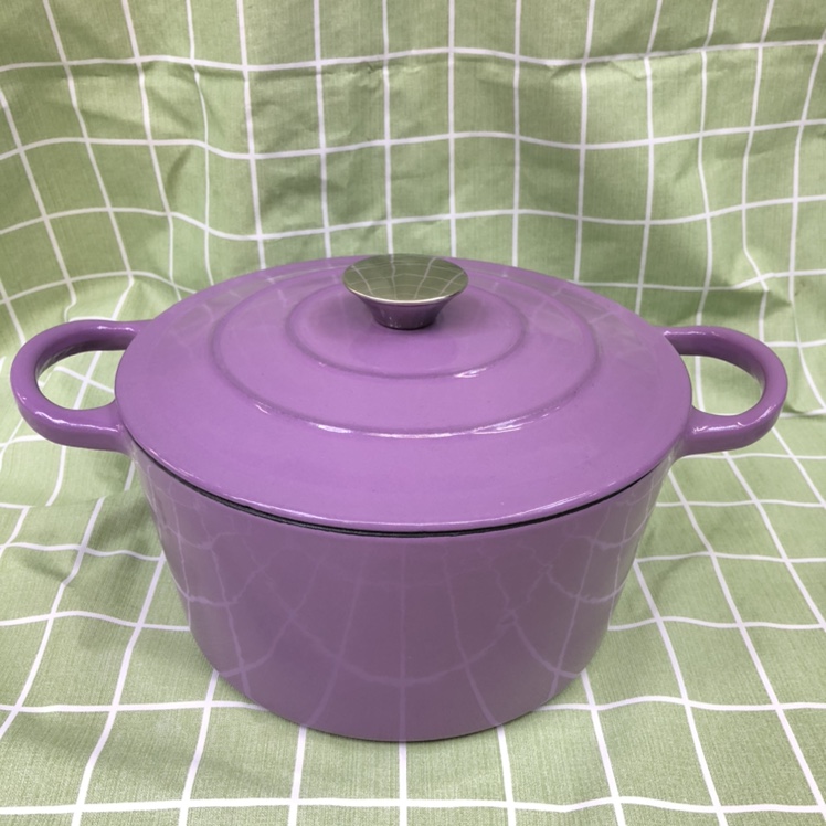 Enamelled cast iron soup pot