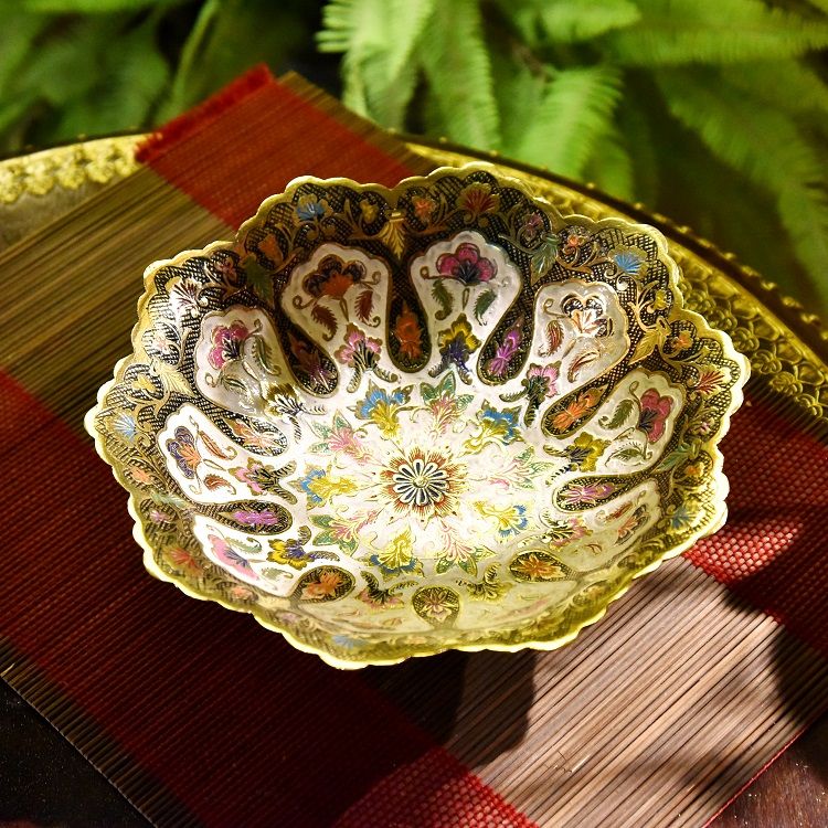 Hand-painted white lotus polygonal copper plate, Indian imported creative fruit plate, home decoration piece details Picture
